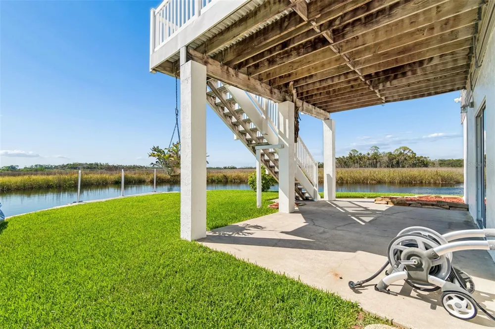 5247 TROPICAL POINT Weeki Wachee, FL 34607