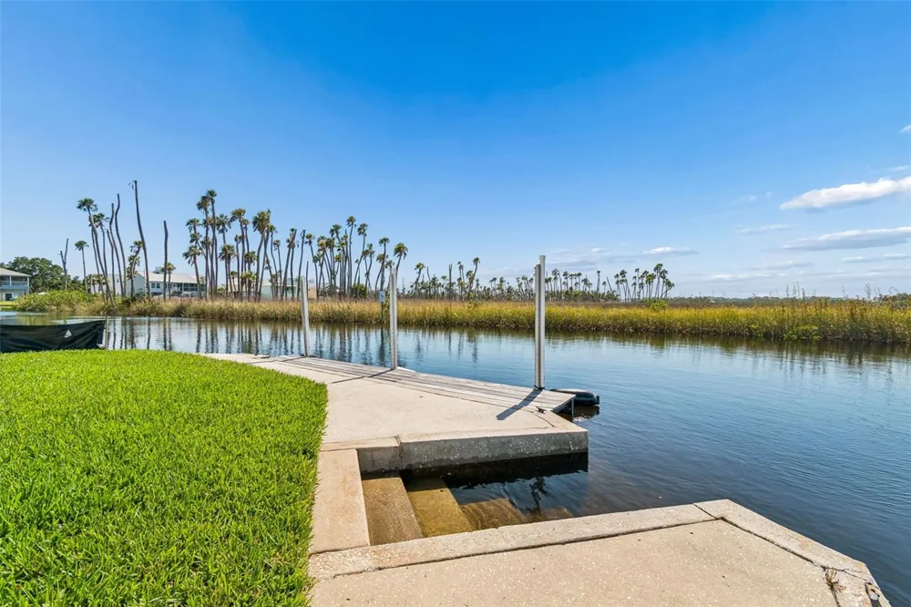 5247 TROPICAL POINT Weeki Wachee, FL 34607