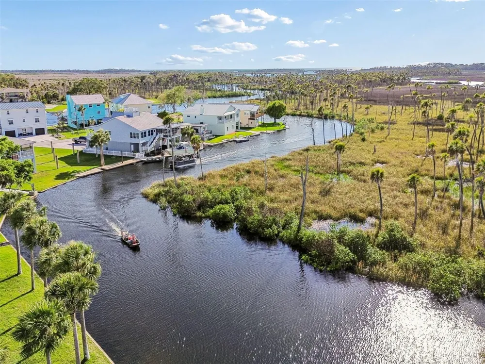 5247 TROPICAL POINT Weeki Wachee, FL 34607