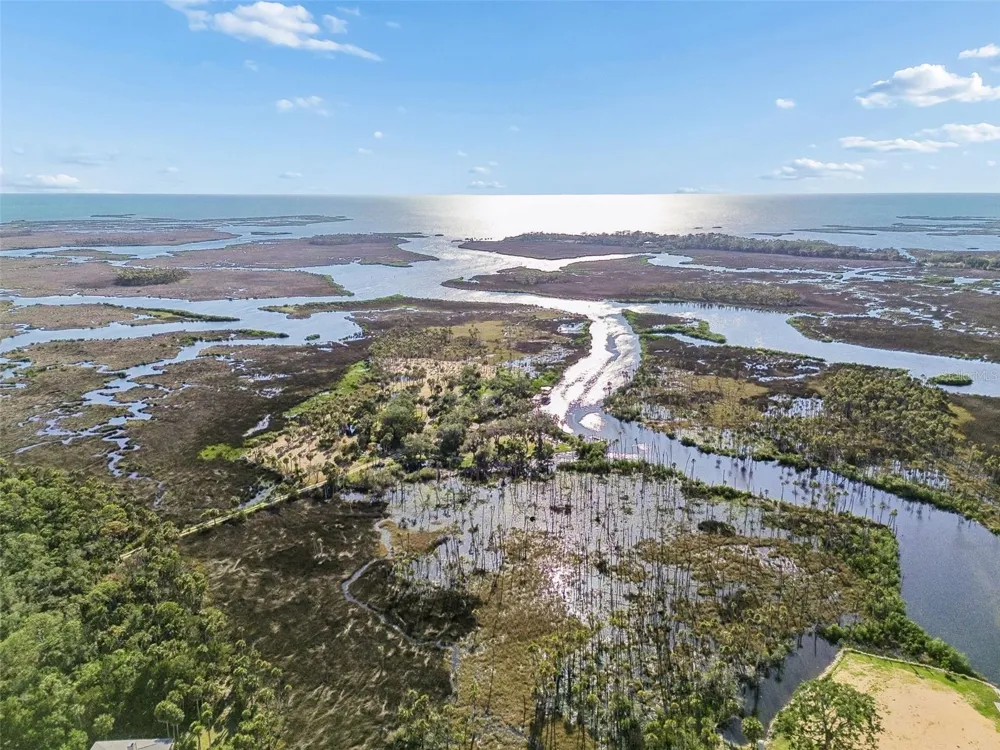 5247 TROPICAL POINT Weeki Wachee, FL 34607