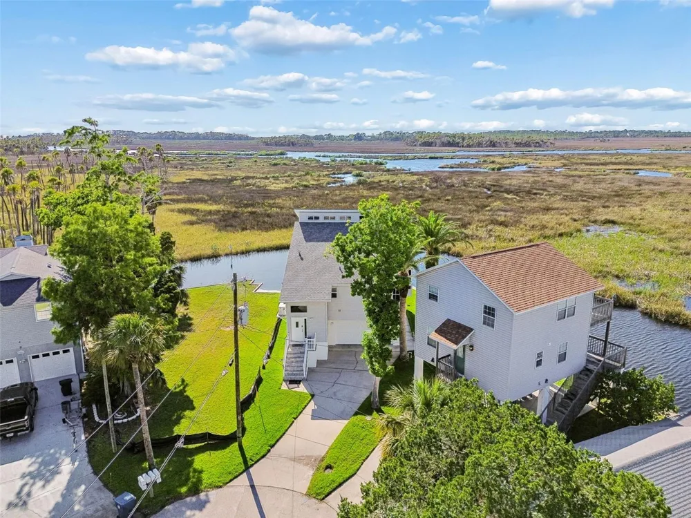 5247 TROPICAL POINT Weeki Wachee, FL 34607