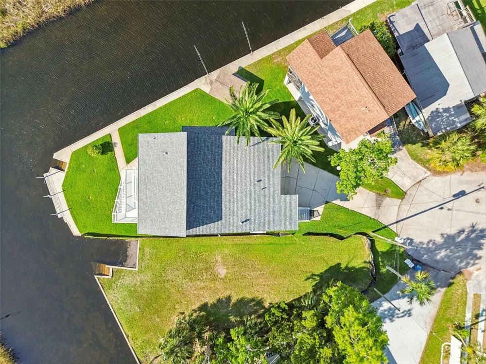 5247 TROPICAL POINT Weeki Wachee, FL 34607