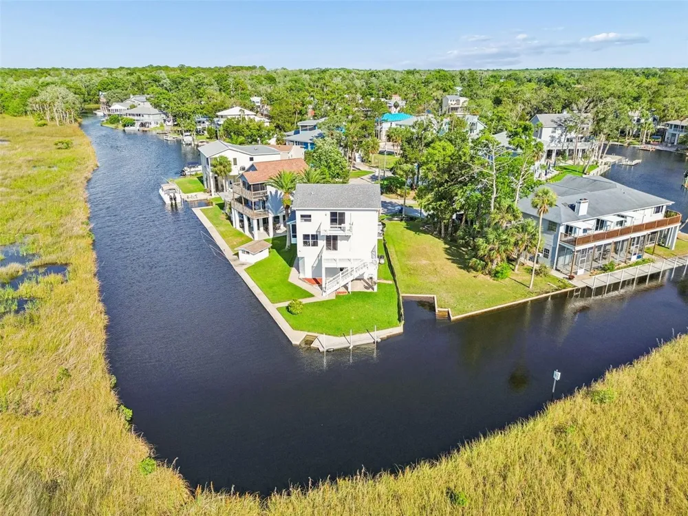 5247 TROPICAL POINT Weeki Wachee, FL 34607