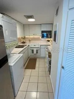 4837 AVE. ISLA VERDE #209 Carolina, PR 00979