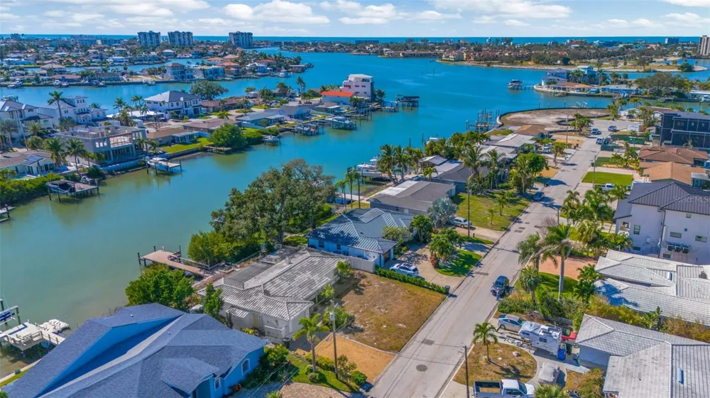 7932 2ND AVENUE S St Petersburg, FL 33707