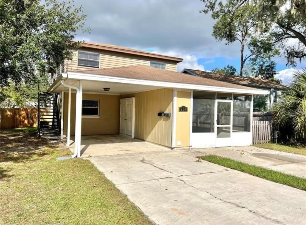 209 AVENUE B SE Winter Haven, FL 33880