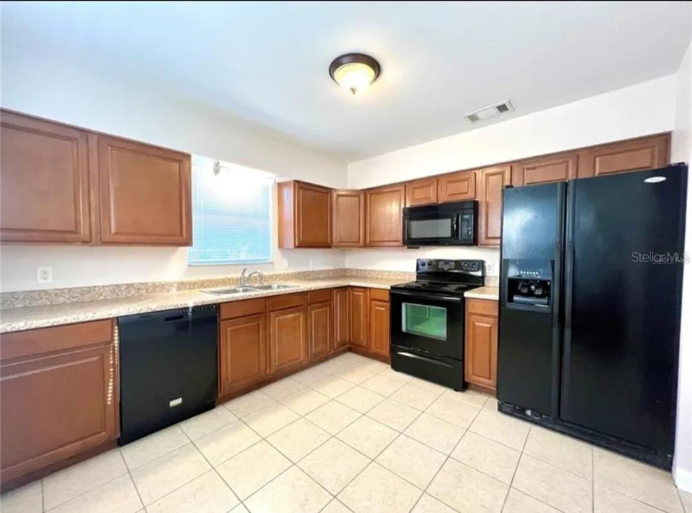 209 AVENUE B SE Winter Haven, FL 33880