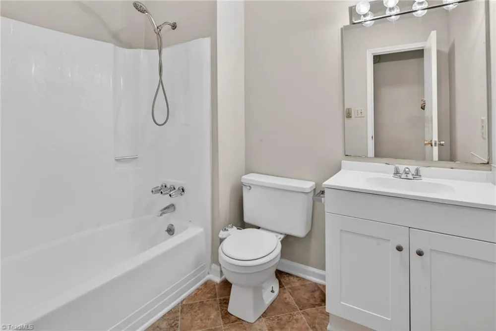829 Conover Drive Eden, NC 27288