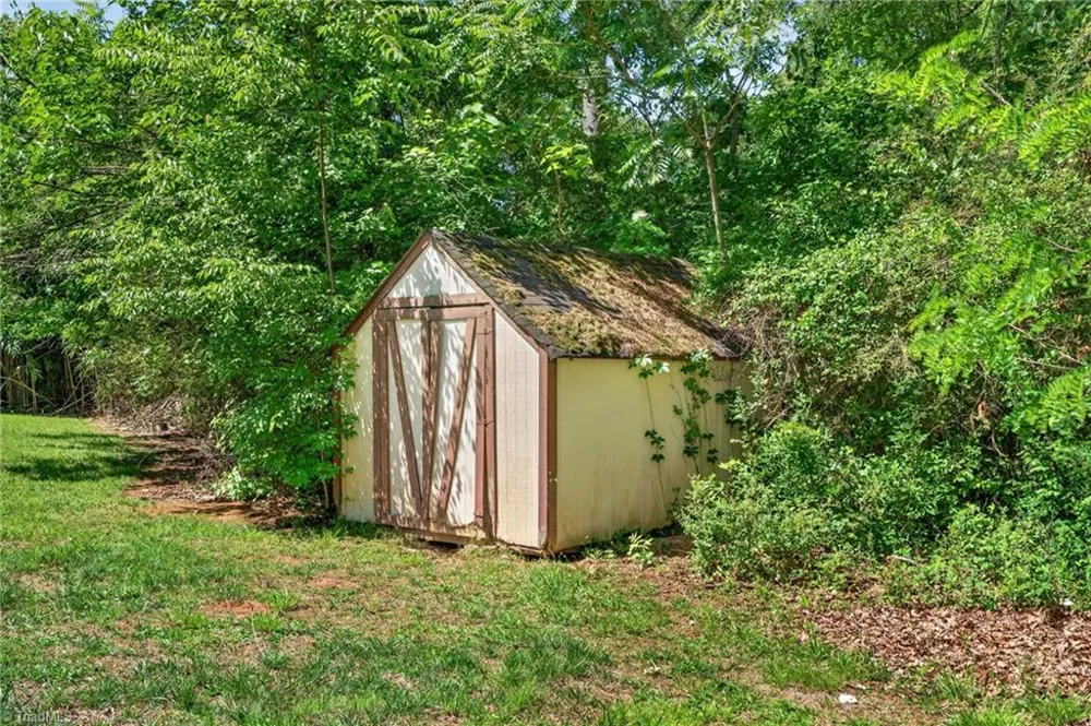 829 Conover Drive Eden, NC 27288