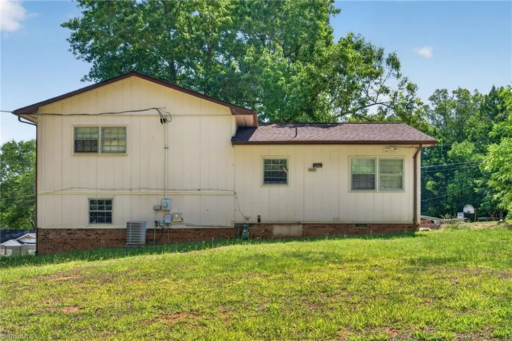 829 Conover Drive Eden, NC 27288