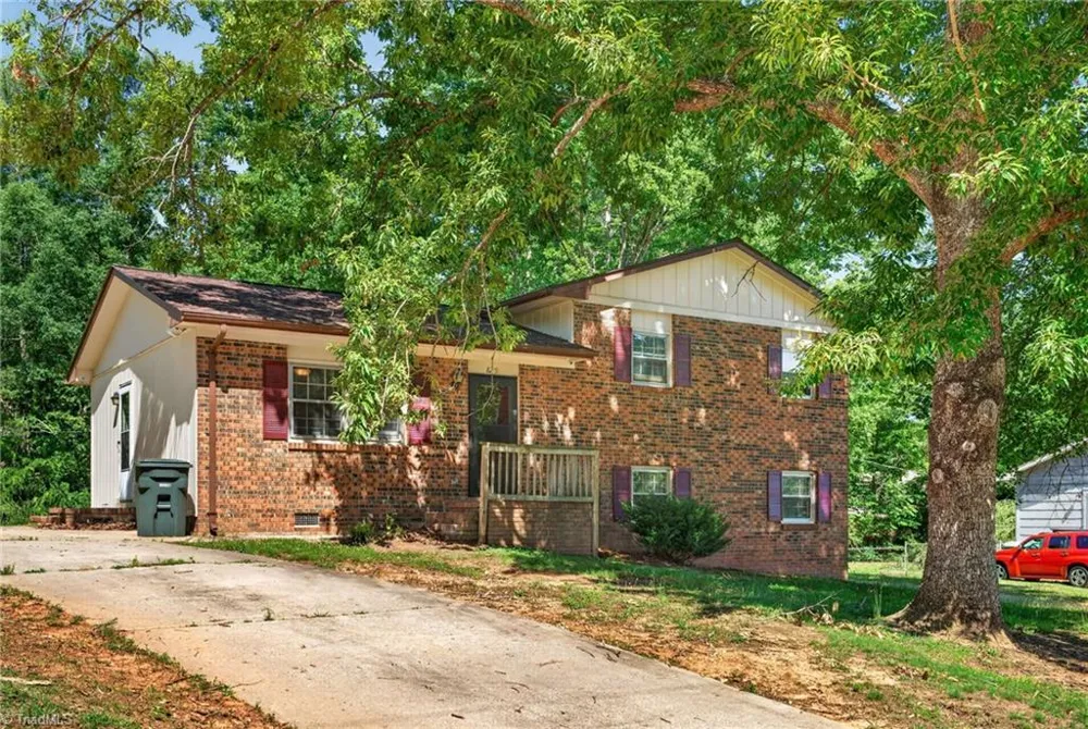 829 Conover Drive Eden, NC 27288