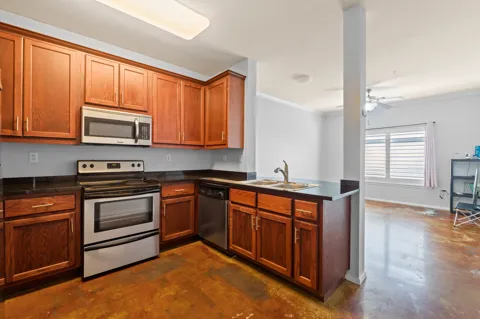 910 W 25th Street #209