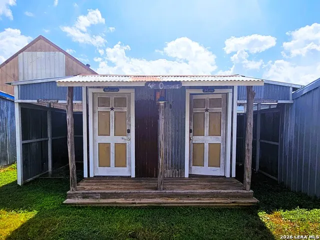 4951 Fm 1283 Pipe Creek, TX 78063