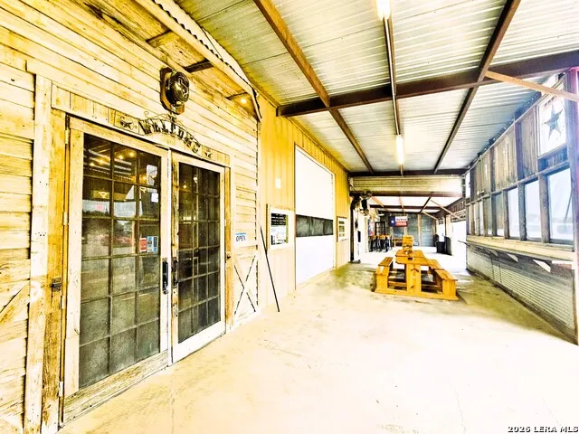 4951 Fm 1283 Pipe Creek, TX 78063