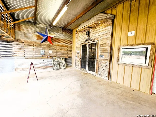 4951 Fm 1283 Pipe Creek, TX 78063