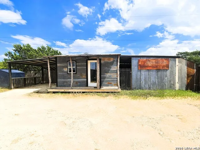 4951 Fm 1283 Pipe Creek, TX 78063
