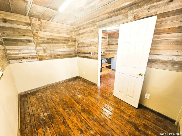 4951 Fm 1283 Pipe Creek, TX 78063
