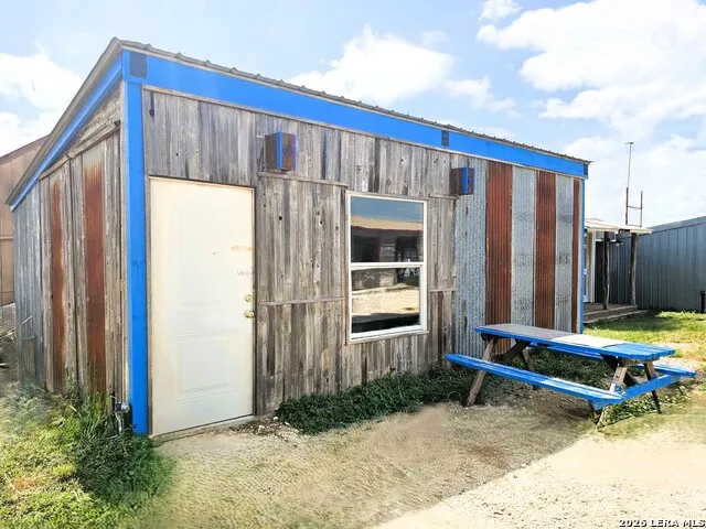 4951 Fm 1283 Pipe Creek, TX 78063
