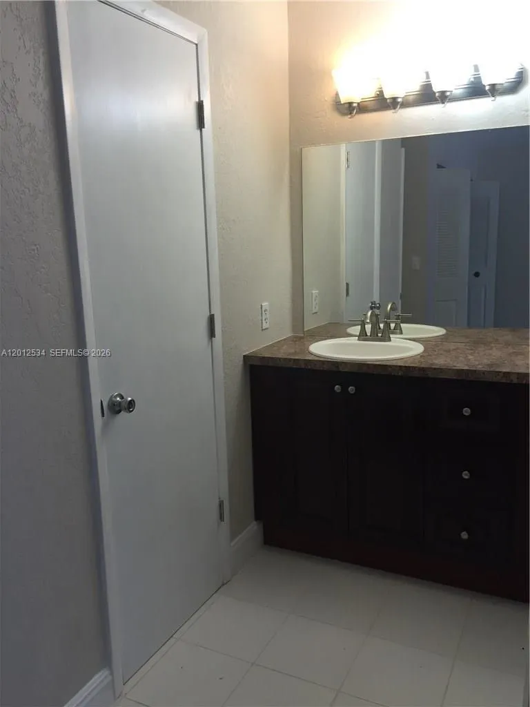 9810 NW 10th St #88 Pembroke Pines, FL 33024