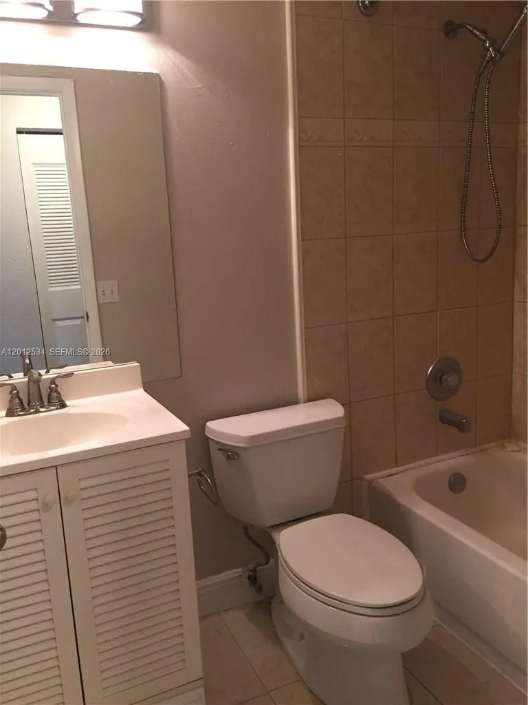 9810 NW 10th St #88 Pembroke Pines, FL 33024