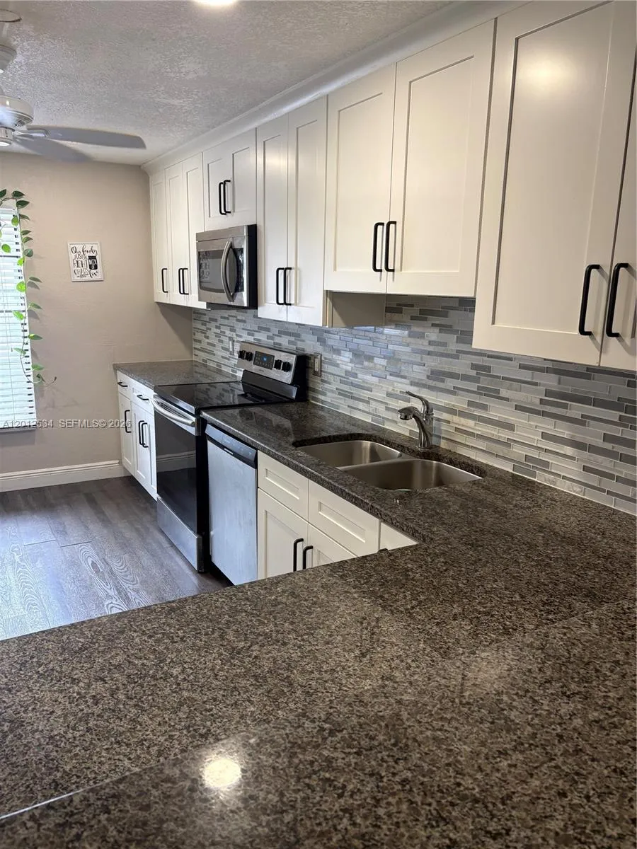 9810 NW 10th St #88 Pembroke Pines, FL 33024