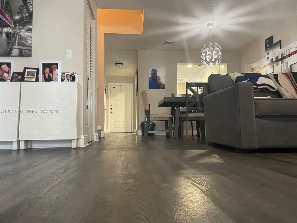 9810 NW 10th St #88 Pembroke Pines, FL 33024