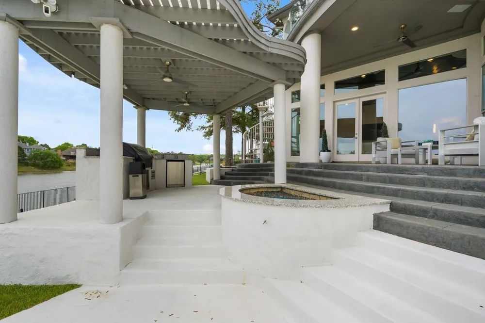 656 Timbercrest Circle Highland Village, TX 75077