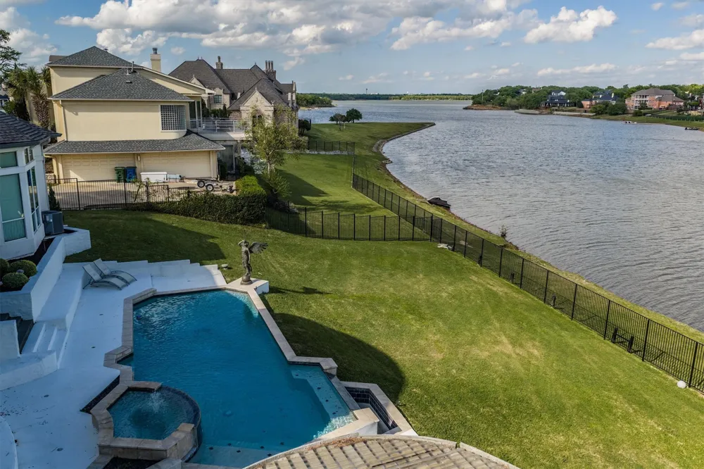 656 Timbercrest Circle Highland Village, TX 75077