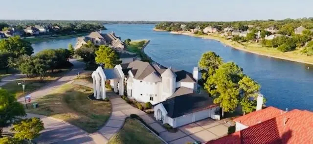 656 Timbercrest Circle Highland Village, TX 75077