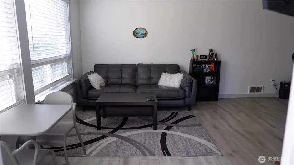 24616 45th Place S Kent, WA 98032