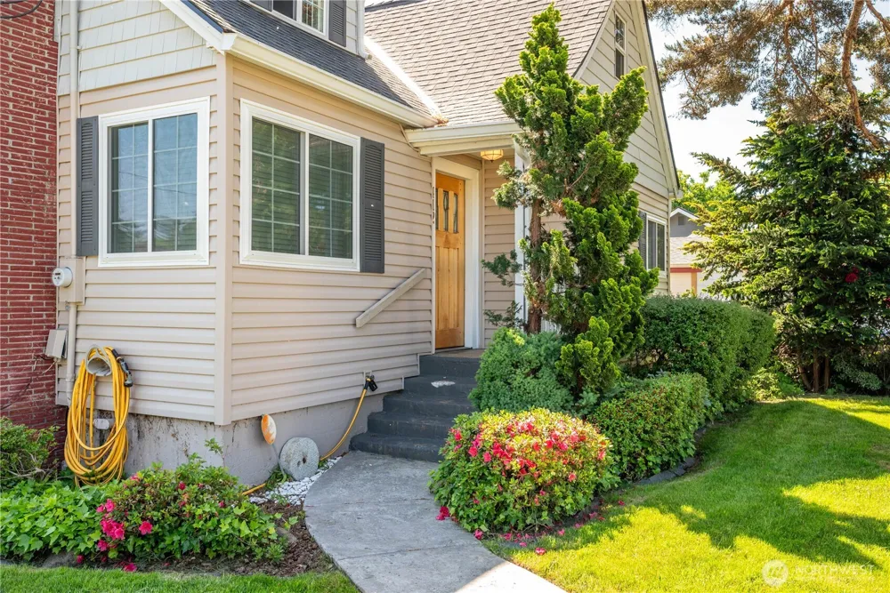 412 Kirby Avenue SE Castle Rock, WA 98611