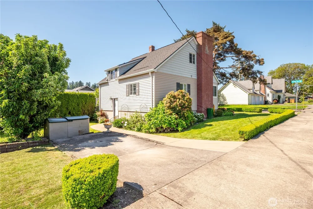 412 Kirby Avenue SE Castle Rock, WA 98611