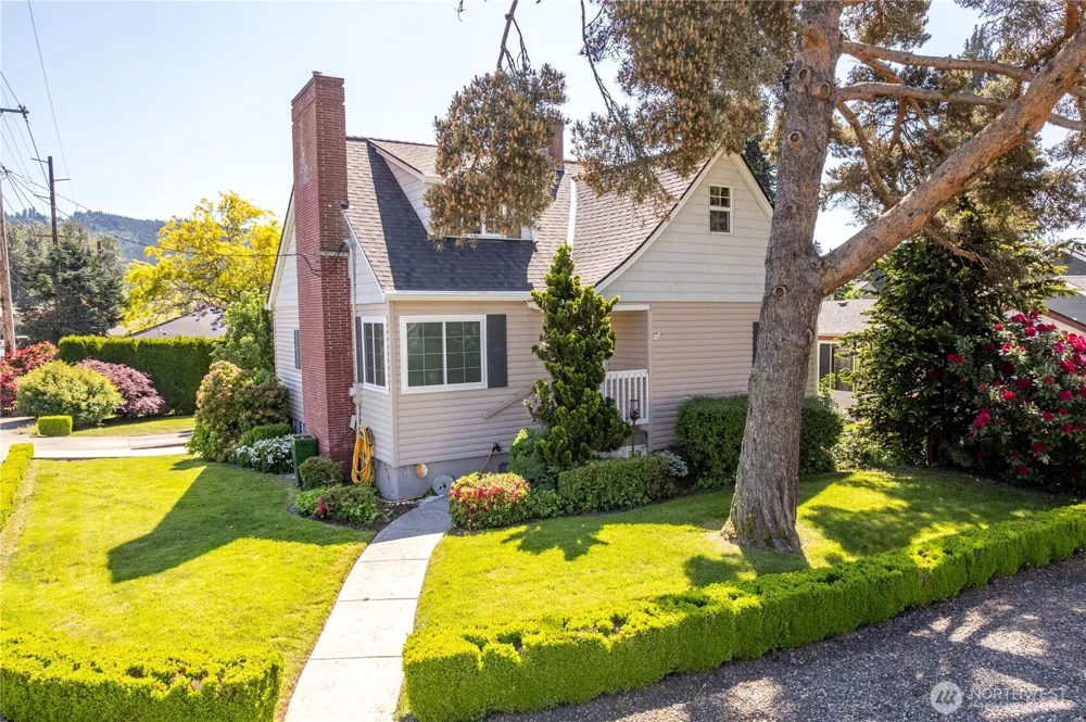 412 Kirby Avenue SE Castle Rock, WA 98611