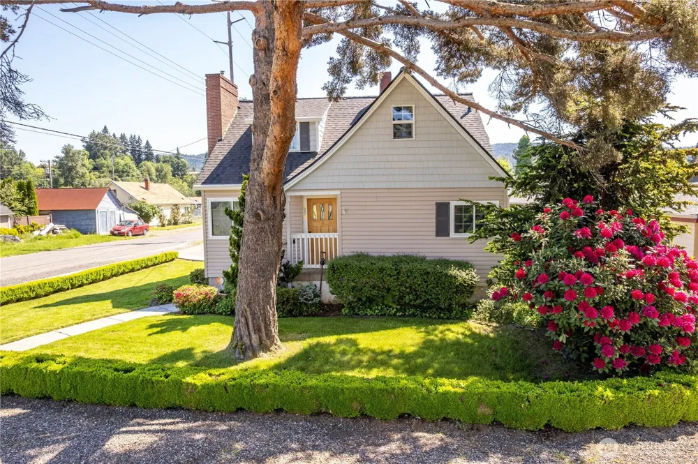 412 Kirby Avenue SE Castle Rock, WA 98611