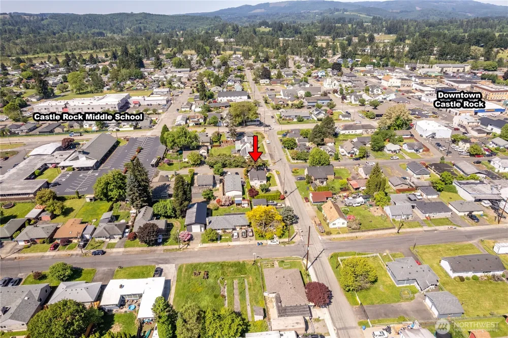 412 Kirby Avenue SE Castle Rock, WA 98611