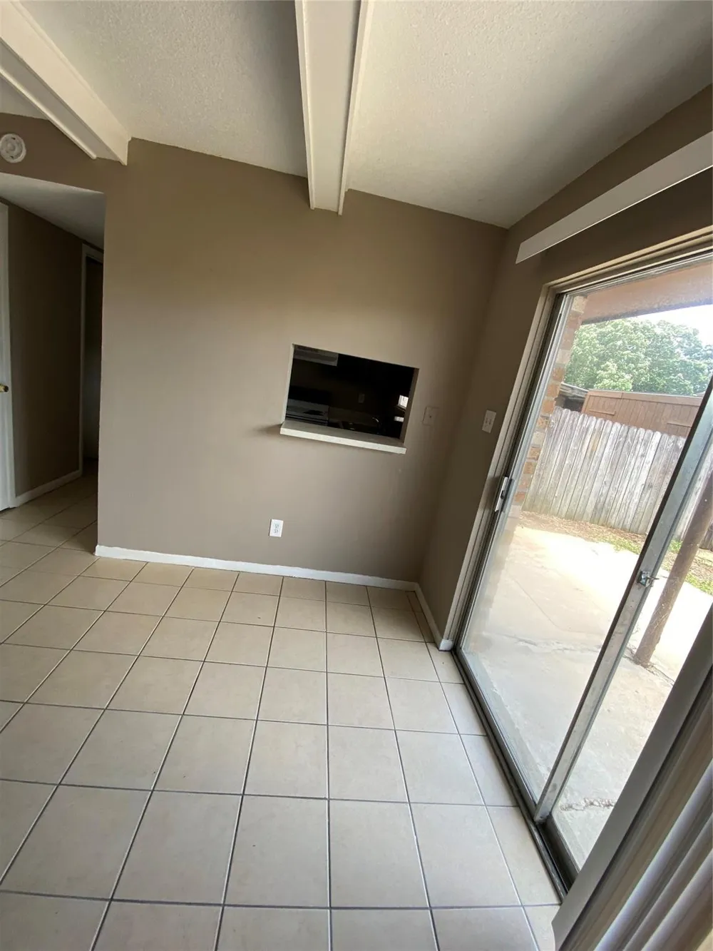 1519 S 8th Street La Porte, TX 77571