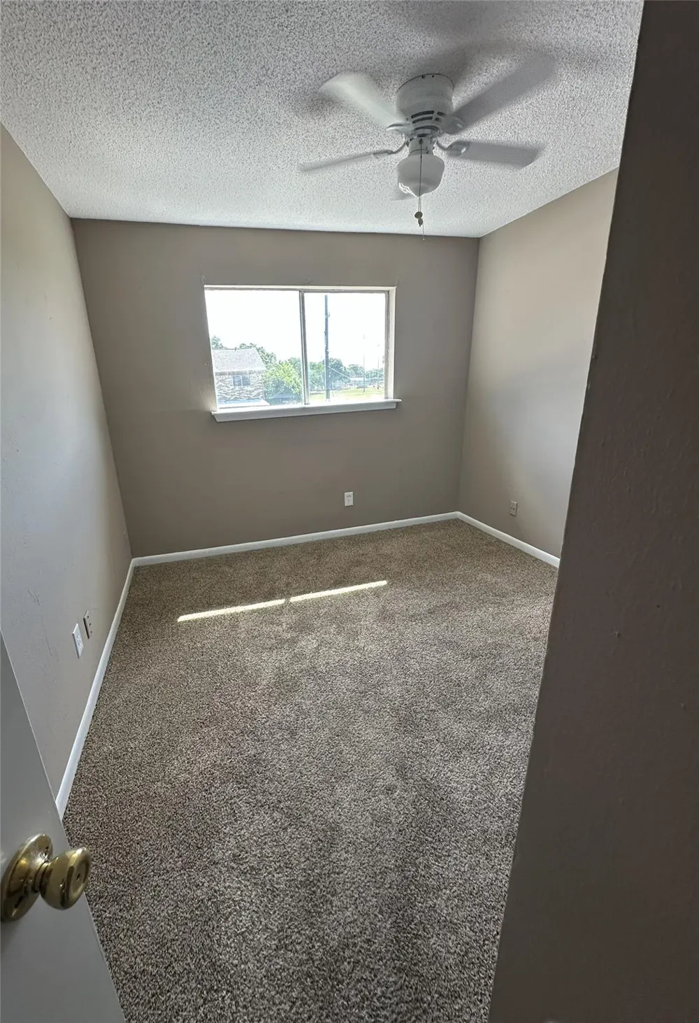 1519 S 8th Street La Porte, TX 77571
