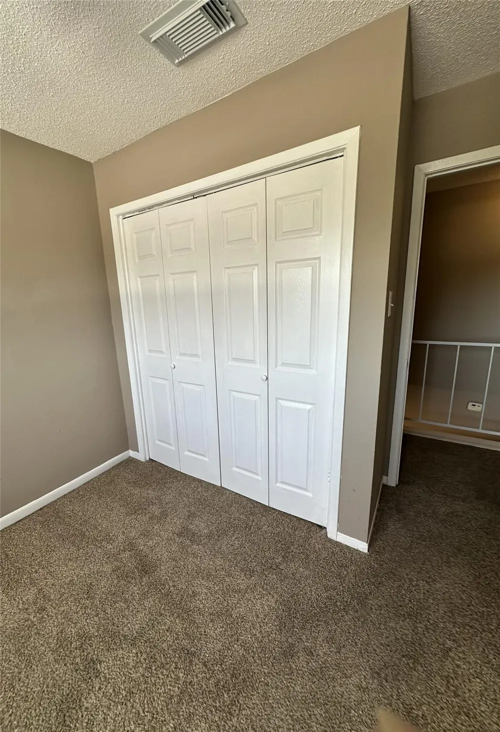 1519 S 8th Street La Porte, TX 77571