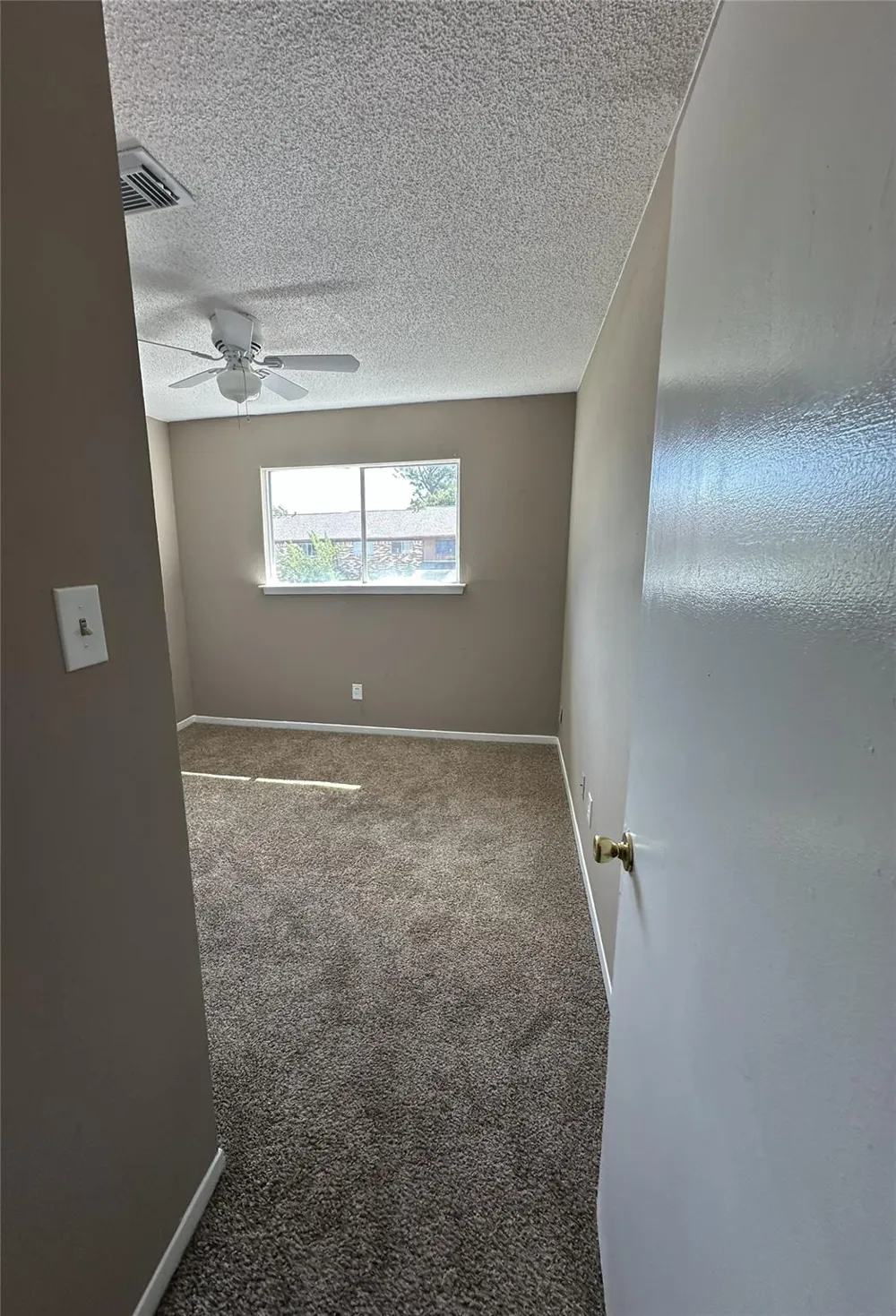 1519 S 8th Street La Porte, TX 77571