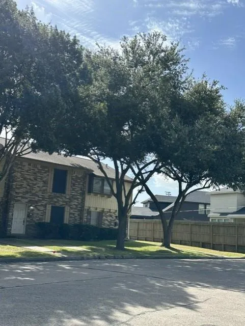 1519 S 8th Street La Porte, TX 77571