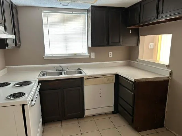 1519 S 8th Street La Porte, TX 77571