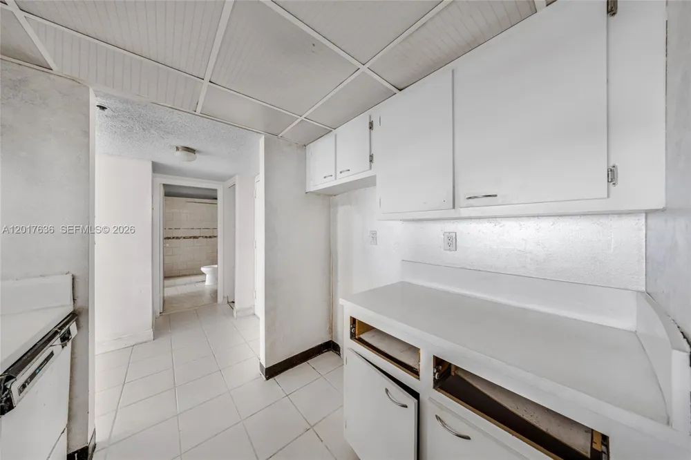 7601 E Treasure Dr #609 North Bay Village, FL 33141