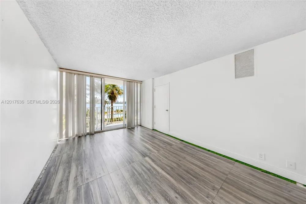 7601 E Treasure Dr #609 North Bay Village, FL 33141