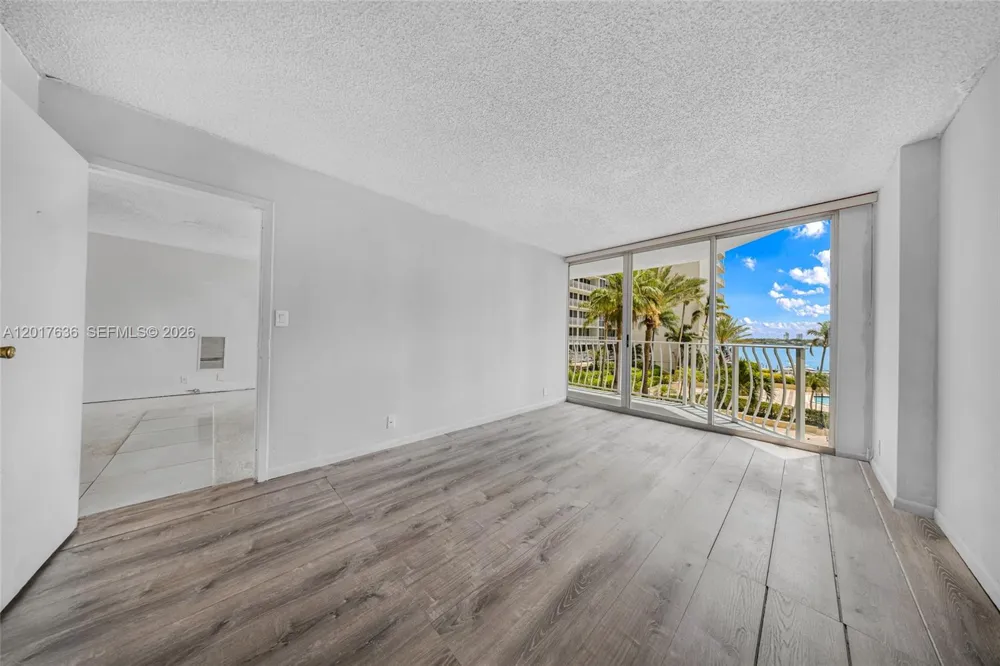 7601 E Treasure Dr #609 North Bay Village, FL 33141