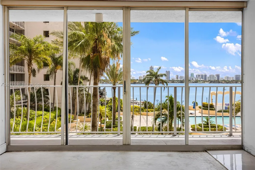 7601 E Treasure Dr #609 North Bay Village, FL 33141