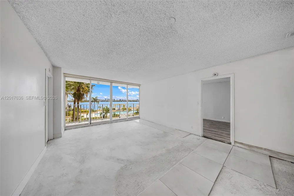7601 E Treasure Dr #609 North Bay Village, FL 33141