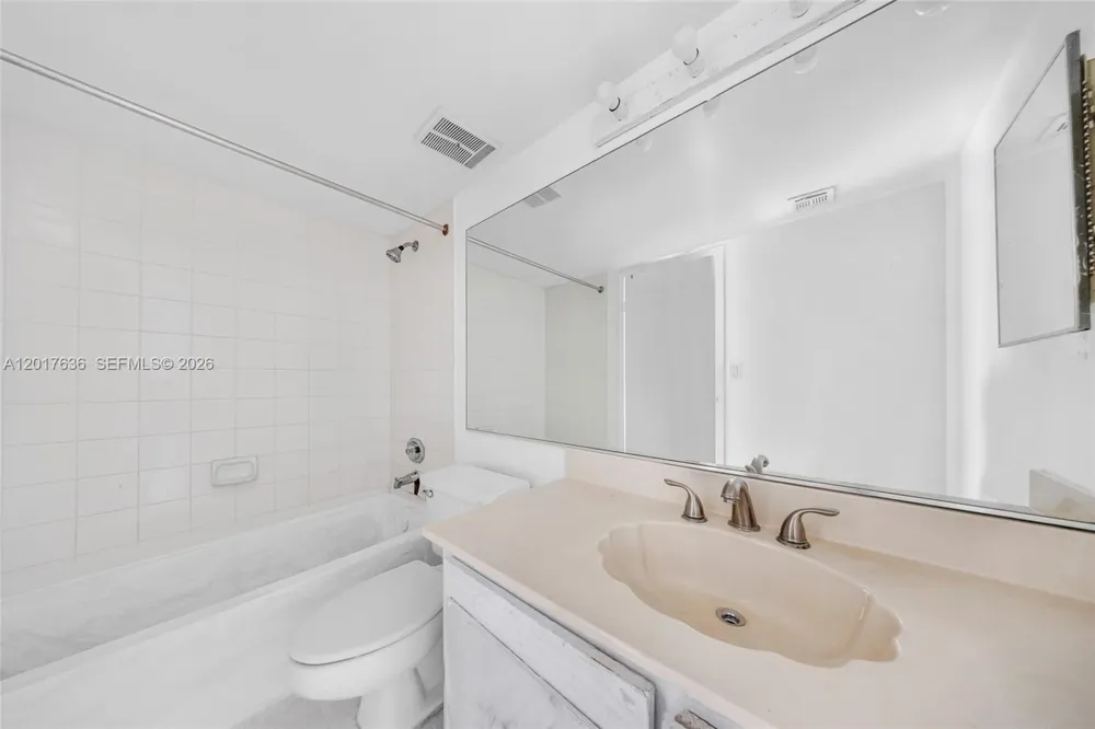 7601 E Treasure Dr #609 North Bay Village, FL 33141