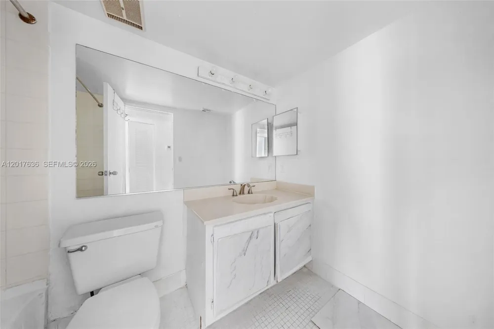 7601 E Treasure Dr #609 North Bay Village, FL 33141
