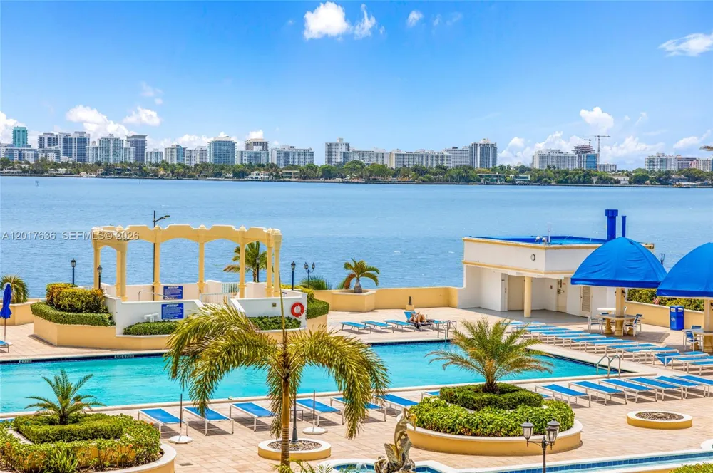 7601 E Treasure Dr #609 North Bay Village, FL 33141