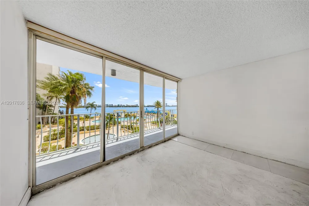 7601 E Treasure Dr #609 North Bay Village, FL 33141